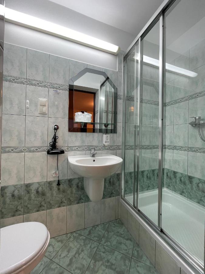 Golabek Leba Hotel Bagian luar foto