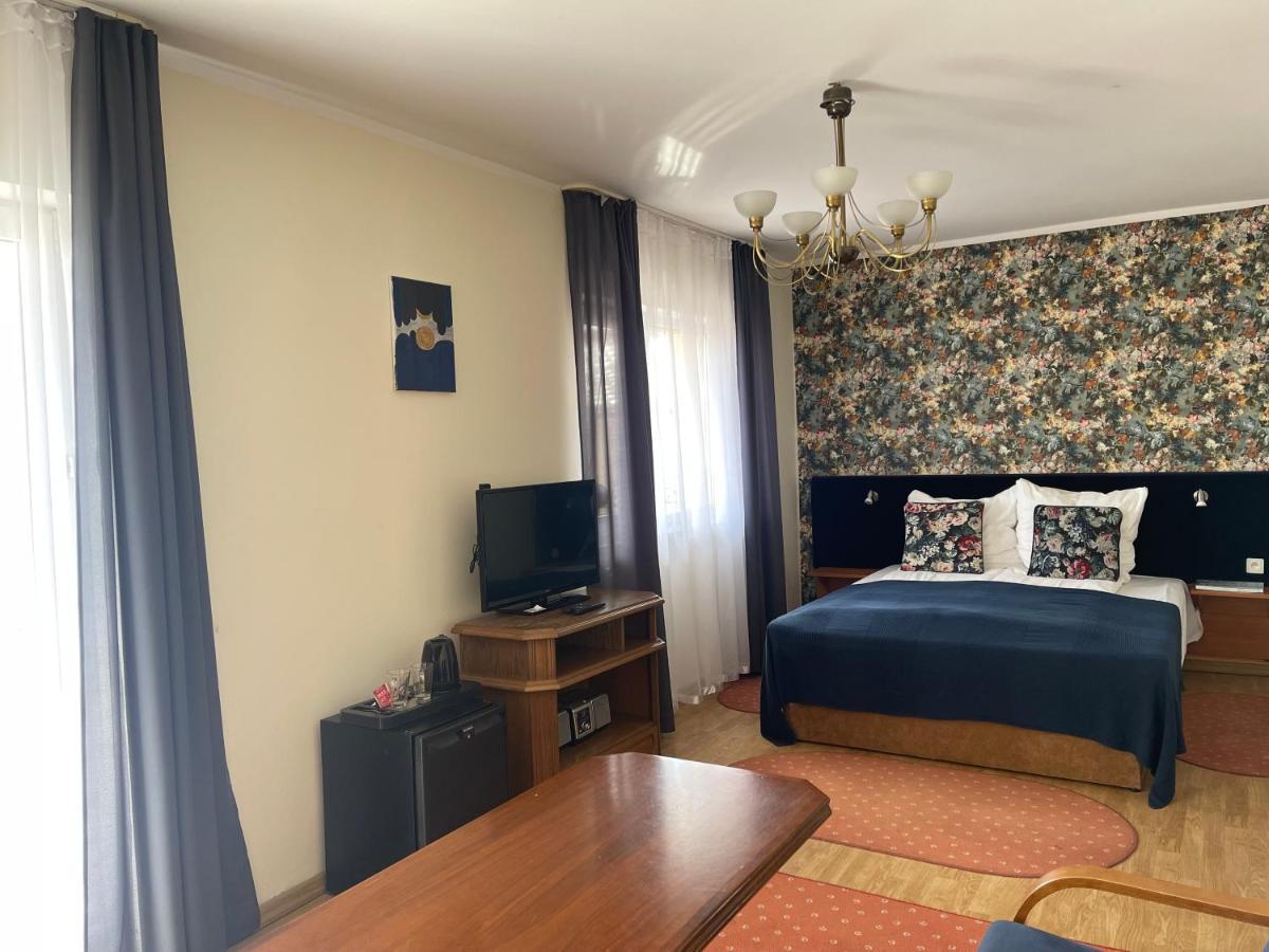 Golabek Leba Hotel Bagian luar foto