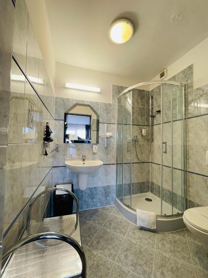 Golabek Leba Hotel Bagian luar foto
