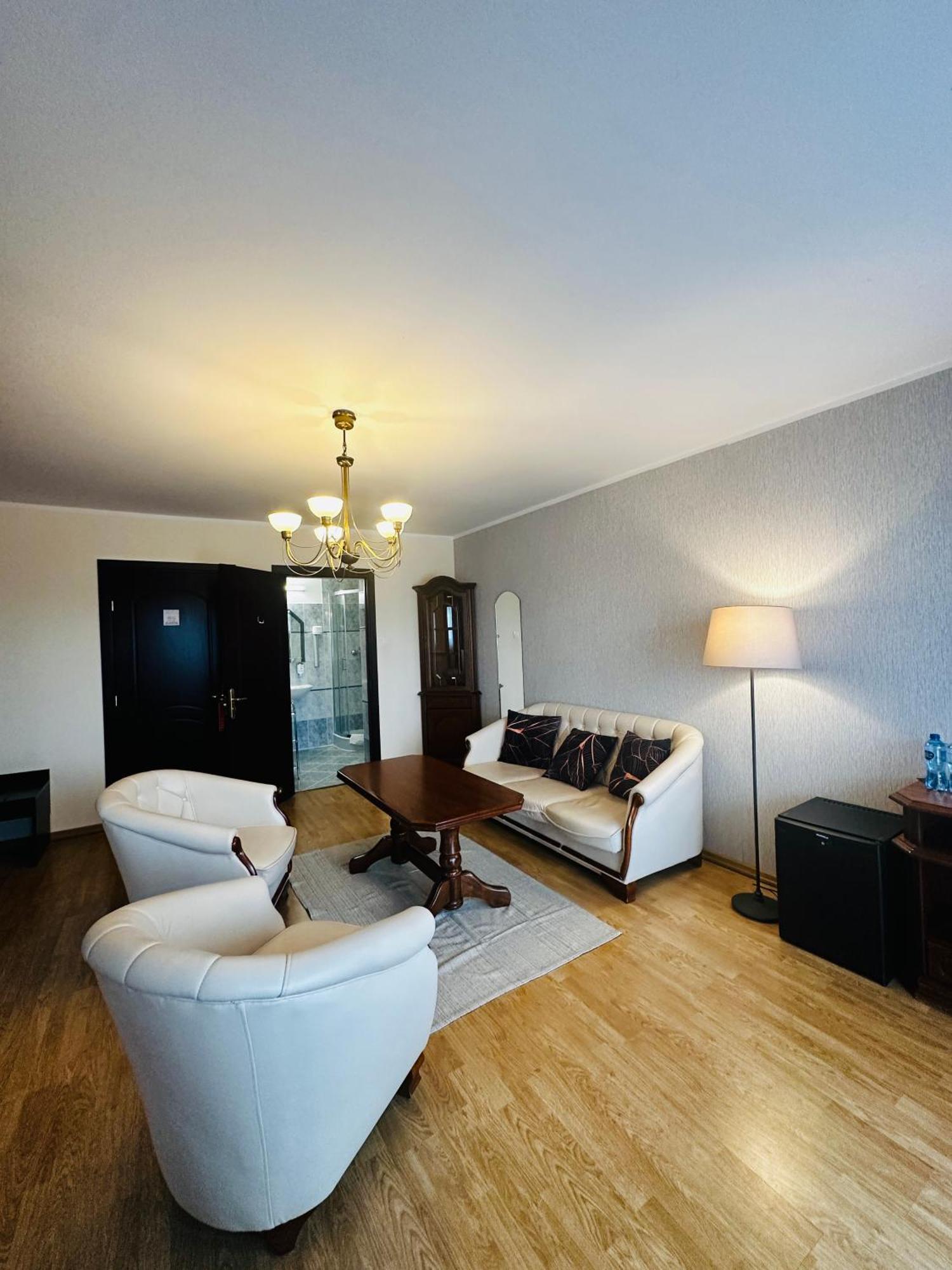 Golabek Leba Hotel Bagian luar foto