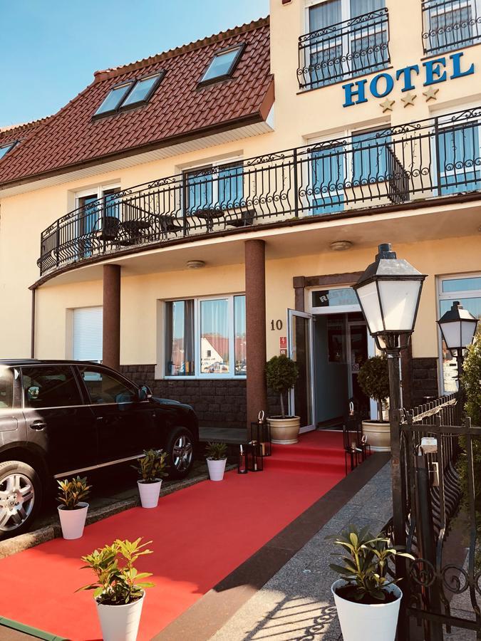 Golabek Leba Hotel Bagian luar foto